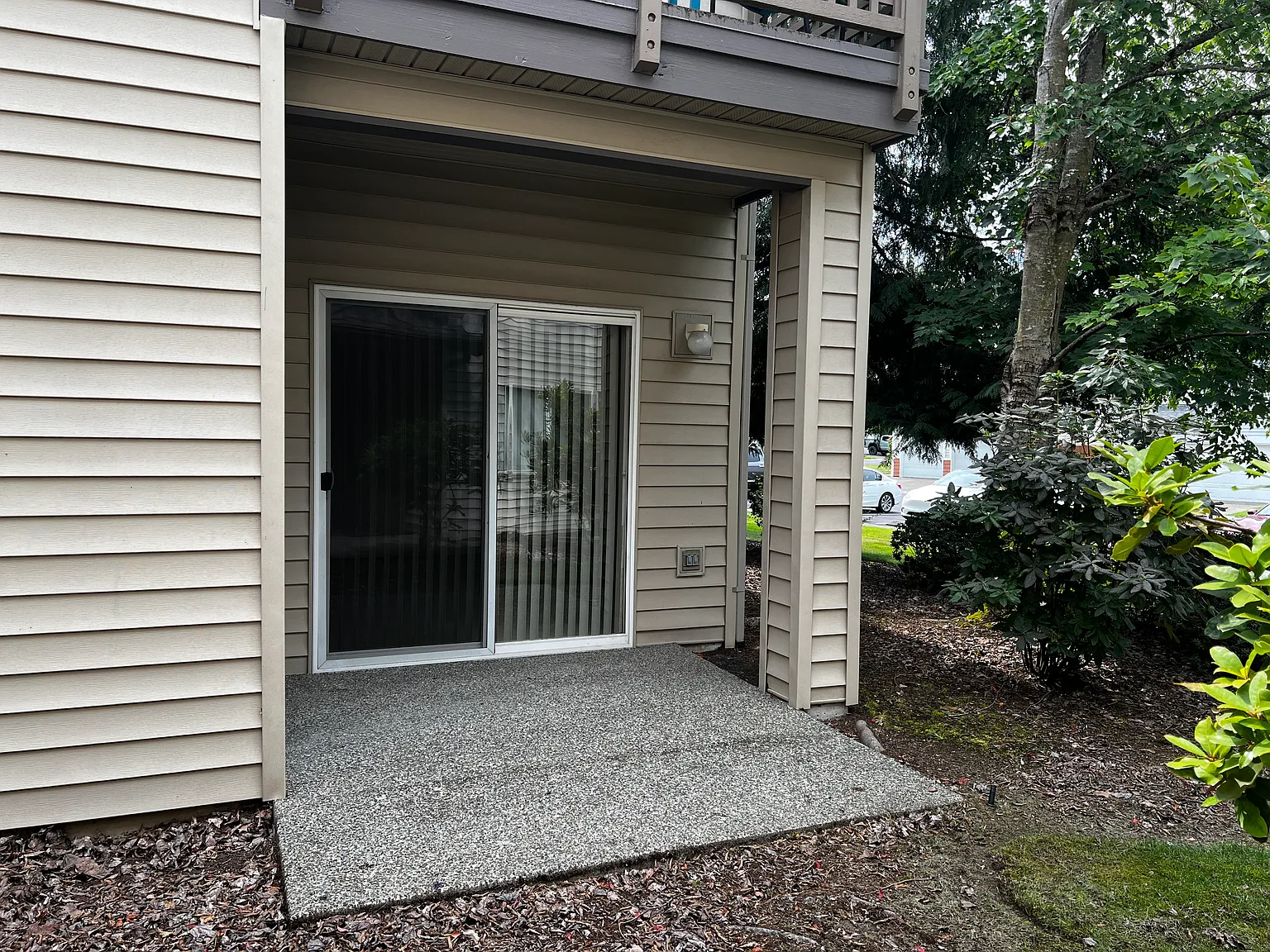 2 bed, 1072 sqft, $2,400 — Photo 3