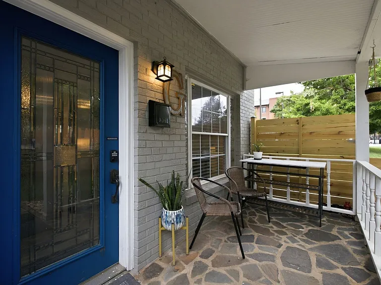 1317 Pendleton St — Photo 4