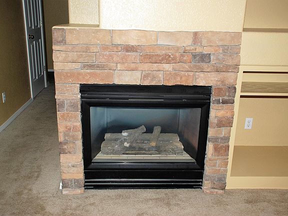 Gas fireplace