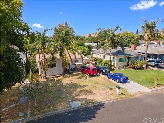 3rd image of 2864 N Lugo Ave