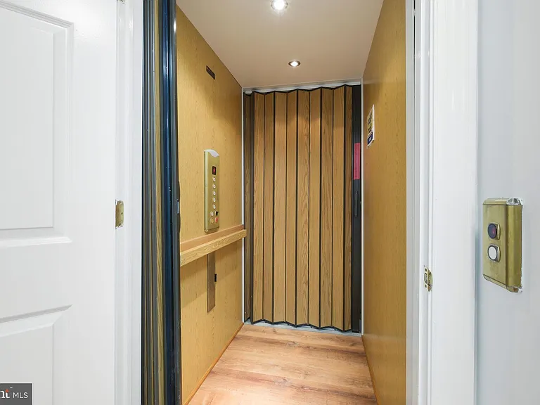 711 Lamberton Dr — Photo 30