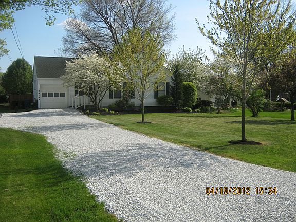 long drive with parking pad