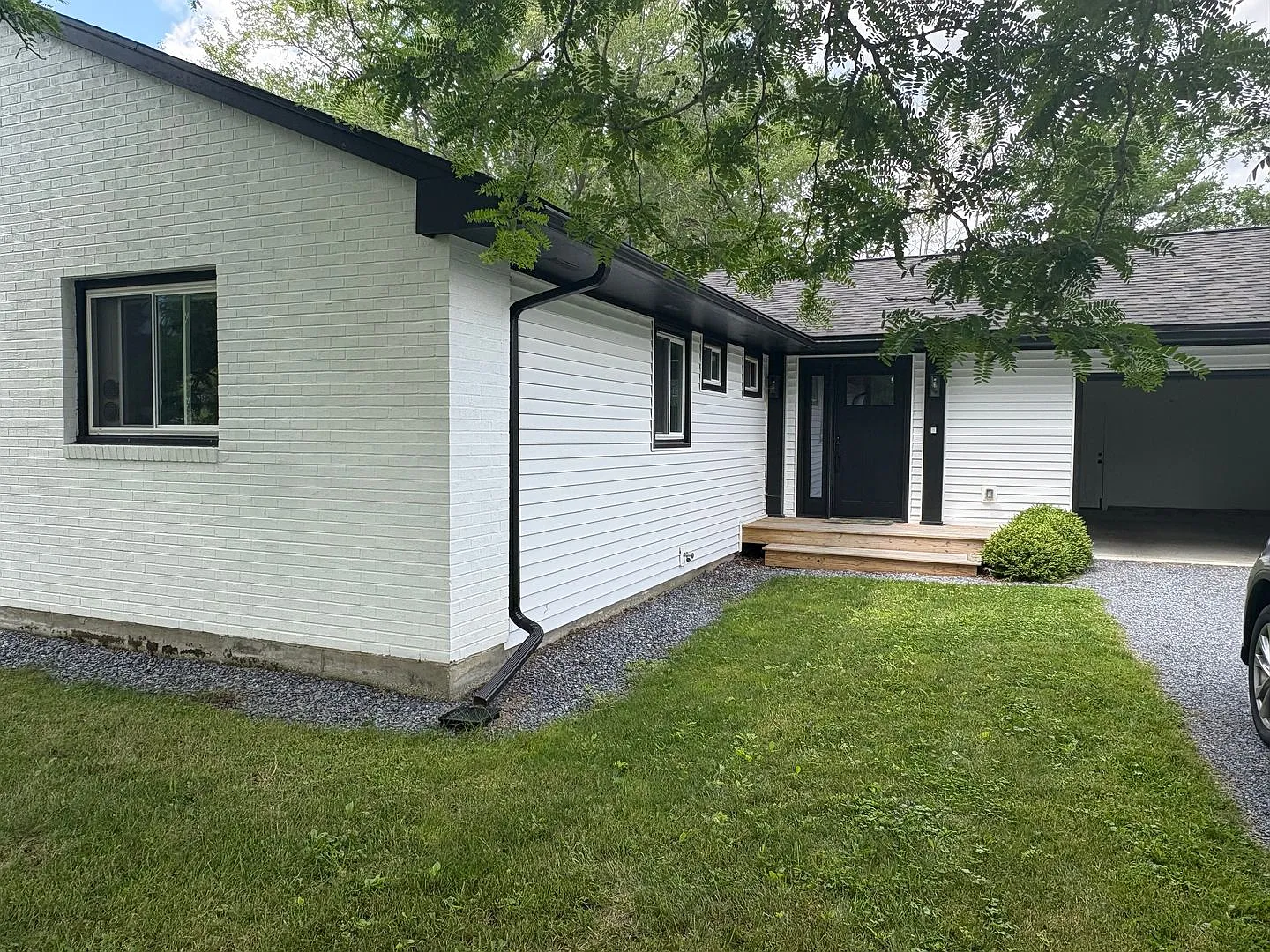 Large modern single-family home for rent. — Photo 3