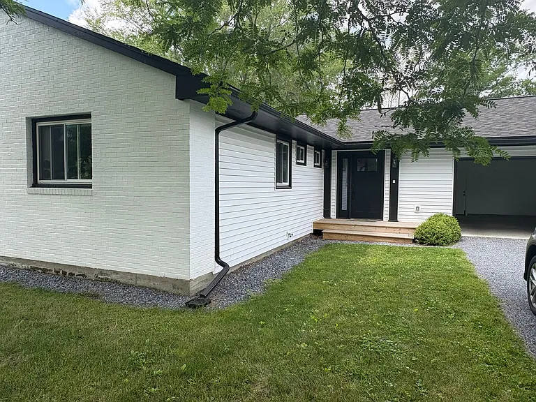 73 Candlewood Dr — Photo 2