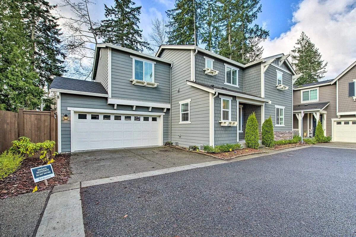 4 bed, 1888 sqft, $4,299 — Photo 1