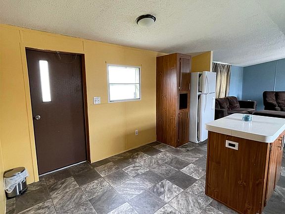 5th image of 26 Riverview Dr
