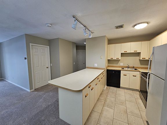 5th image of 28 James Street #17