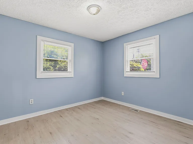 2061 Bellefontaine St — Photo 13
