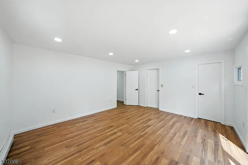 3 bed, 3.0 bath, $3,200 — Photo 4