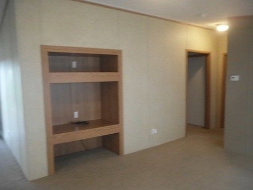 5th image of 213 Regal Cir