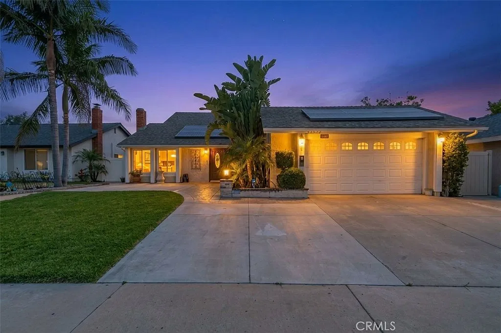 4 bed, 3.5 bath, 2832 sqft, $6,500 — Photo 1
