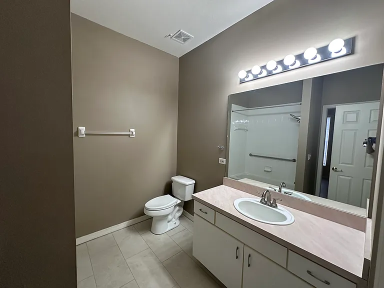 771 Crossfield Cir — Photo 32