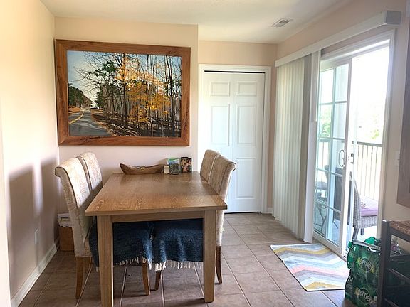 4th image of 78 Barrington Ct Suite 206