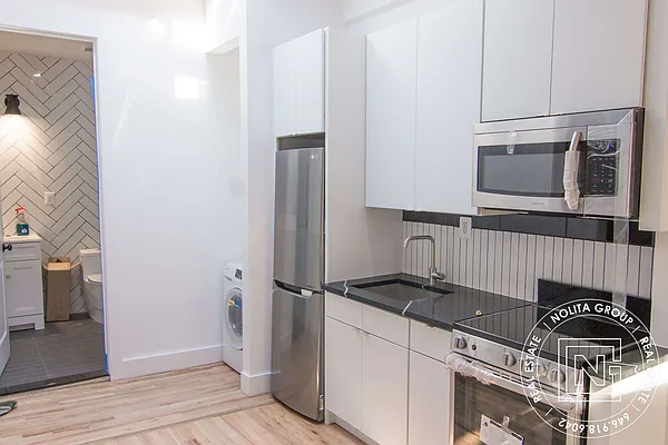Rented by Nolita Group | media 21