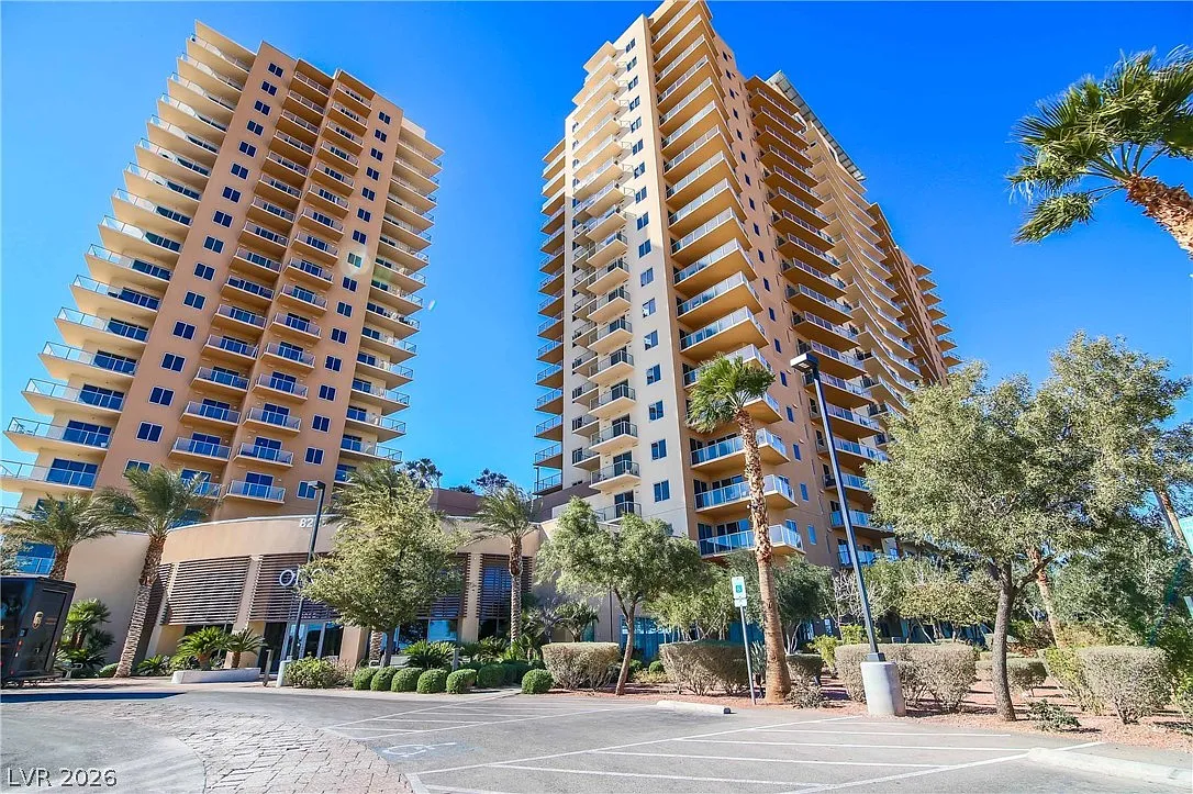 1 bed, 1.0 bath, 836 sqft, $1,650 — Photo 1