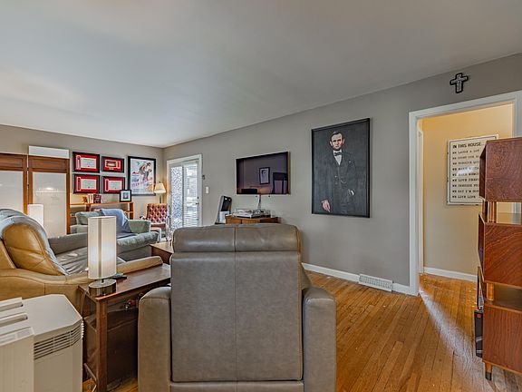 3rd image of 3013 E Cherry St
