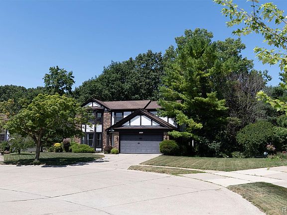 2nd image of 649 Bedford Dr