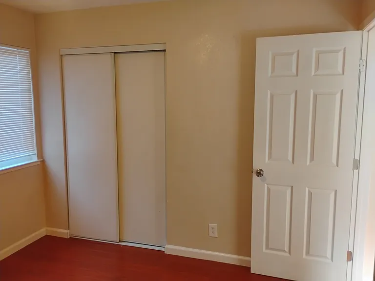 411 Amber Ave — Photo 28