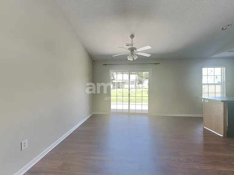 824 N Mossy Rock Rd — Photo 4