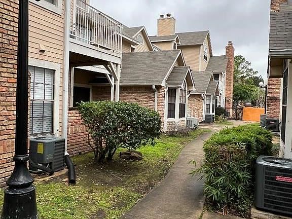 2nd image of 2300 Old Spanish Trl APT 1075