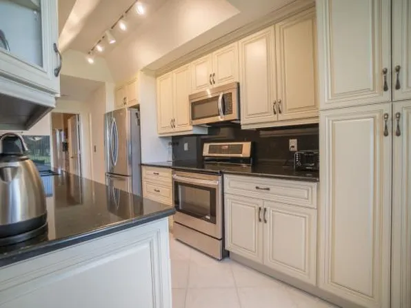 7460 La Paz Blvd APT 102, Boca Raton, FL 33433