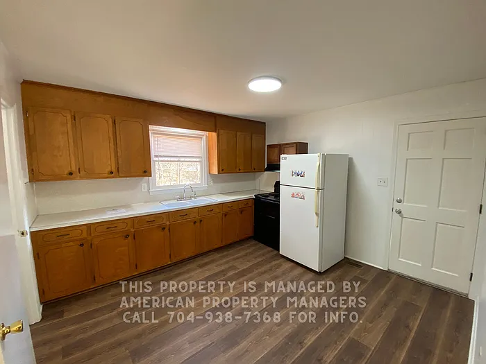 2 bed, 1.0 bath, 875 sqft, $1,225 — Photo 4