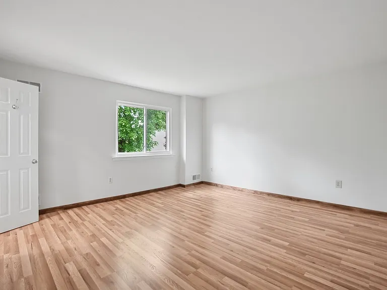 38 Park St #25H — Photo 11