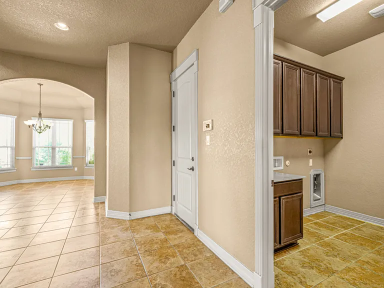 8219 High Noon Way — Photo 23