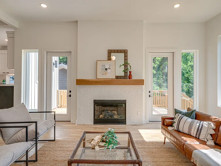 303 Riverside Dr #B — Photo 28