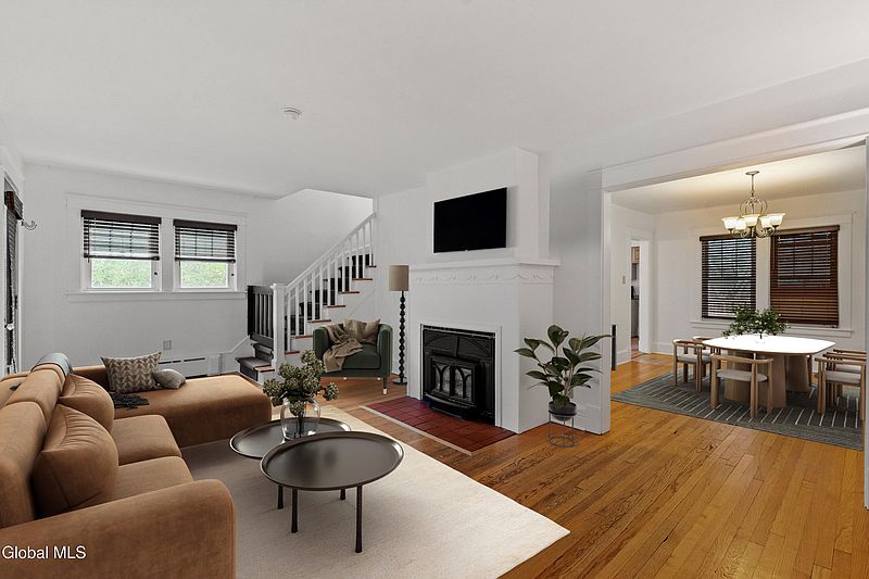 4th image of 854 Park Avenue