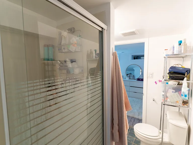 Bathroom off BR5/6