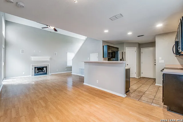 11 Pembroke Ln — Photo 4