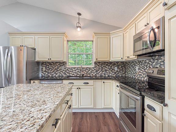 3rd image of 1480 Waynesboro Ln