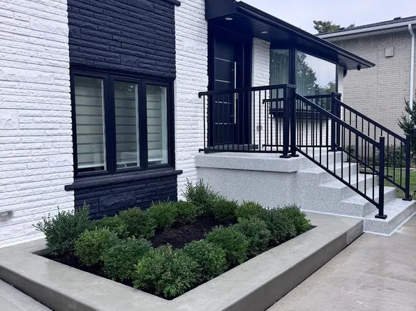 42 Lissom Cres, Toronto, ON M2R 2P1