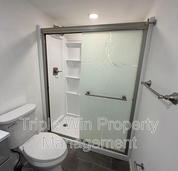 1332 Langholm Dr — Photo 22