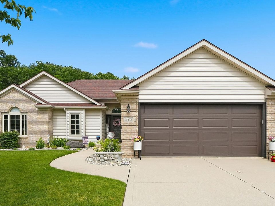 1st image of 325 Ridge Hill Pl