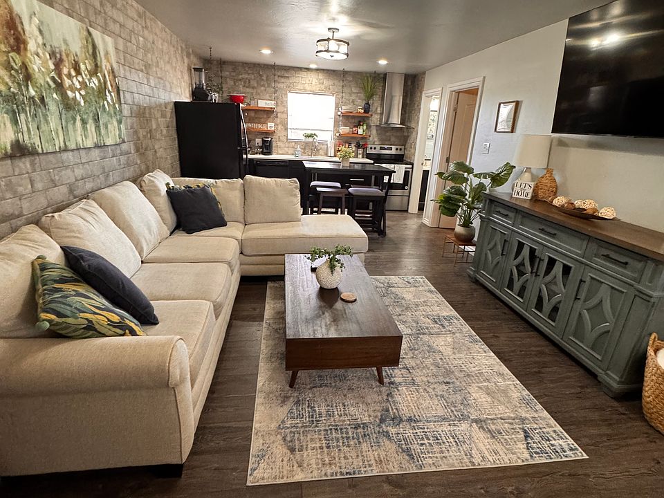 1st image of 1207 W Gore Blvd #17