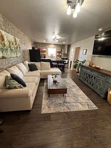 1207 W Gore Blvd #17 Photo 1
