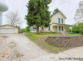 12 N North St, White Cloud, MI