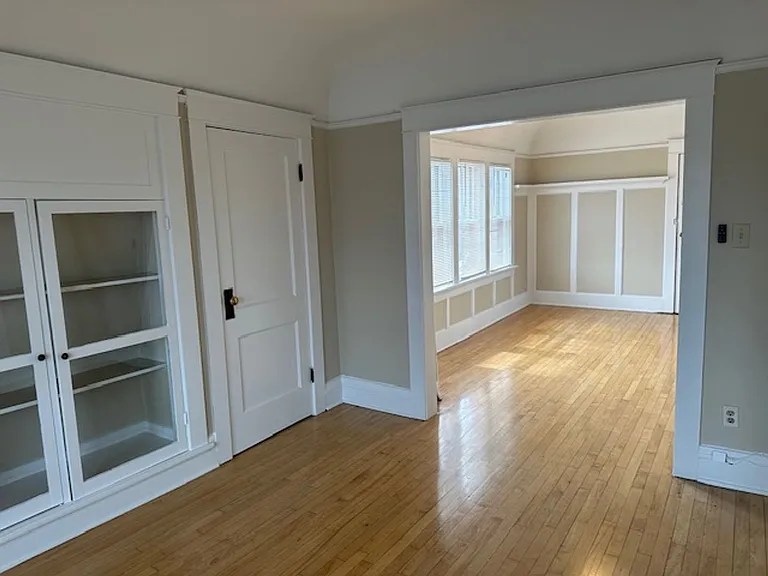 Freshly Renovated 2BR Apartments Near UWM Heat Included — Photo 12