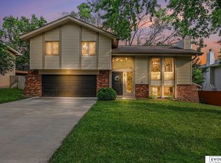 2617 Jack Pine St, Bellevue, NE 68123