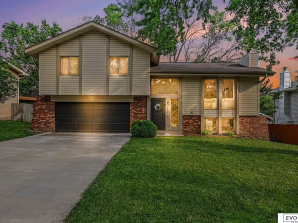 2617 Jack Pine St, Bellevue, NE 68123