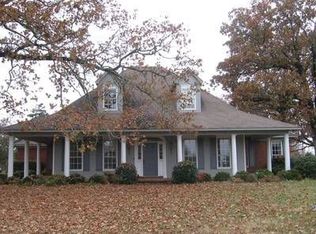 1588 Mitchell Rd, Tupelo, MS 38801