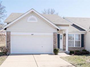3217 Country Hollow Dr, Saint Louis, MO 63129