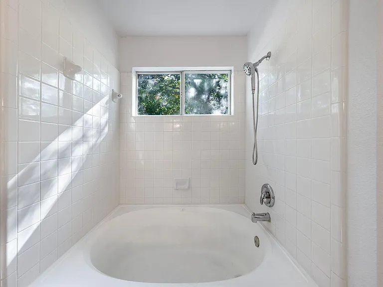 Upstairs Bathroom#2