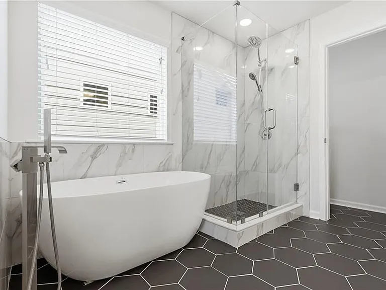 586 Morrow Ln SW — Photo 18