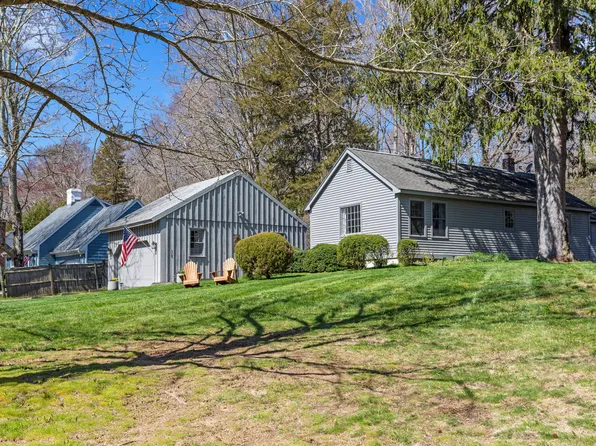 38 Dennison Road, Essex, CT 06426