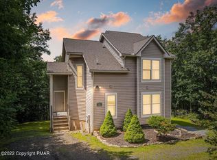 403 Upper Deer Valley Rd, Tannersville, PA 18372