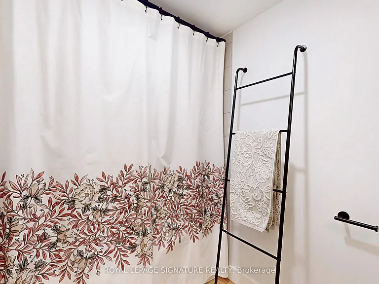 8 Trent Ave #821 — Photo 11