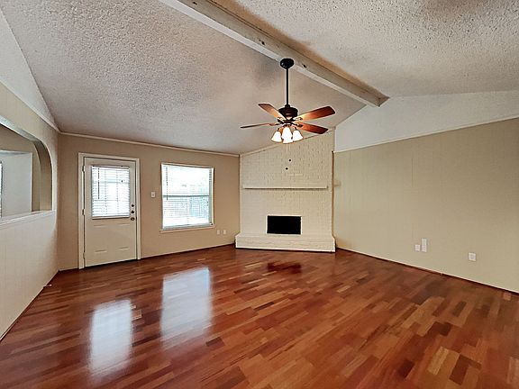 3rd image of 7101 Meadow Park N